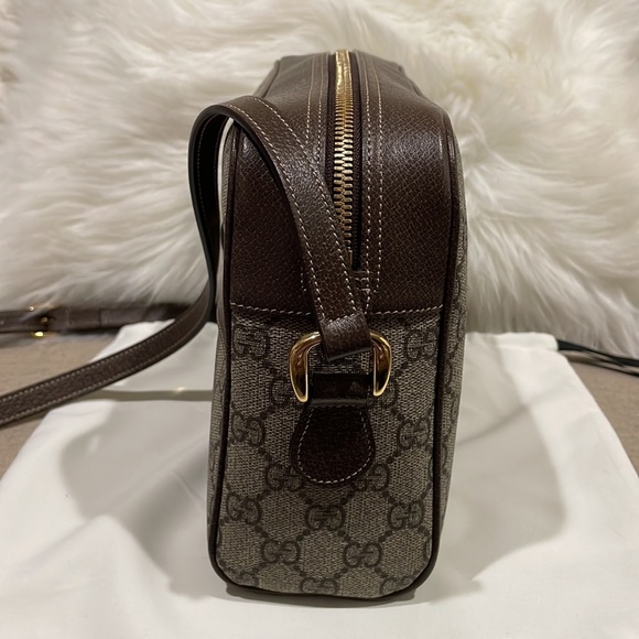 Gucci GG Supreme Medium Bag - Picture 3 of 11